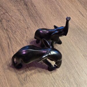 Vintage African elephant wood carvings in great condition